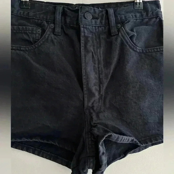 Levi’s Wellthread Collection Ribcage Short, Size 28, Black High-Waisted Shorts - Picture 6 of 16